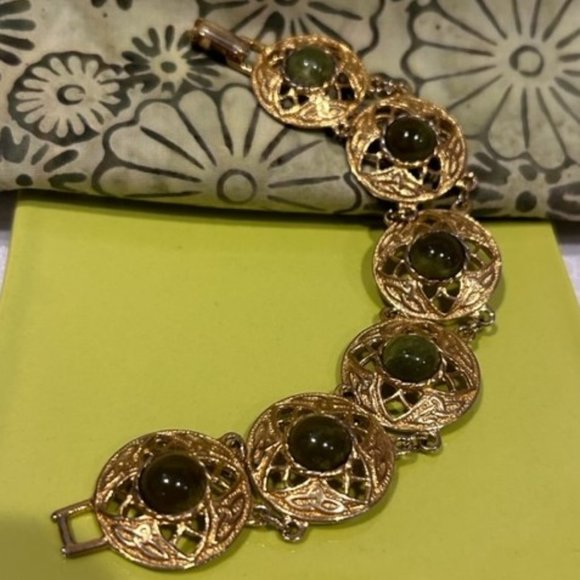 VTG Gold Round Filigree Link Bracelet with Green Stones - Picture 7 of 8